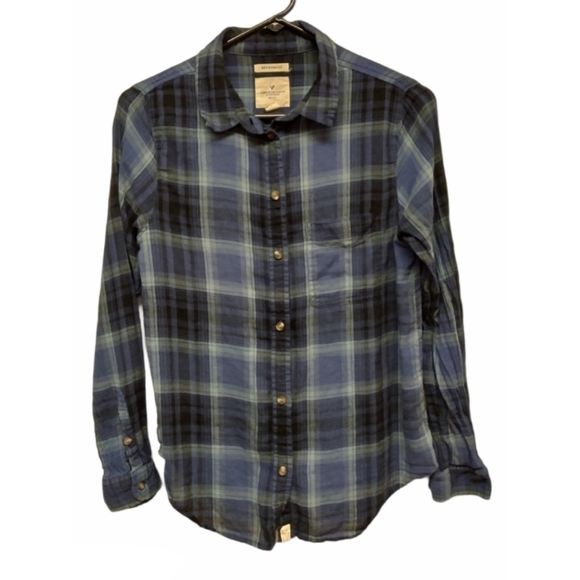 American Eagle boyfriend fit plaid button up shirt - Picture 1 of 11